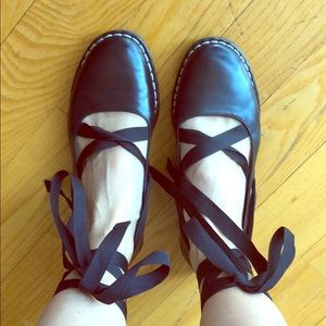 Ballerina tie up flats